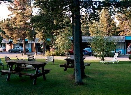 Mountain Pine Motel East Glacier Park Village 外观 照片